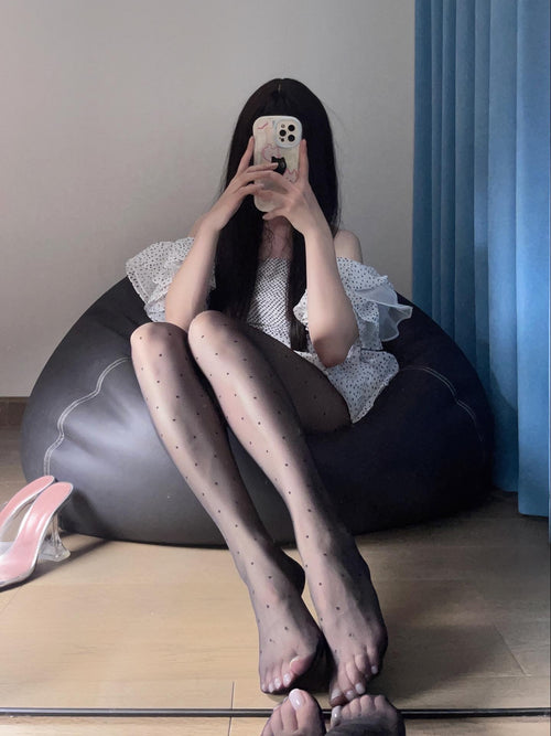 (Featured) Soft and cute black polka dot pantyhose, ultra-thin and silky smooth.